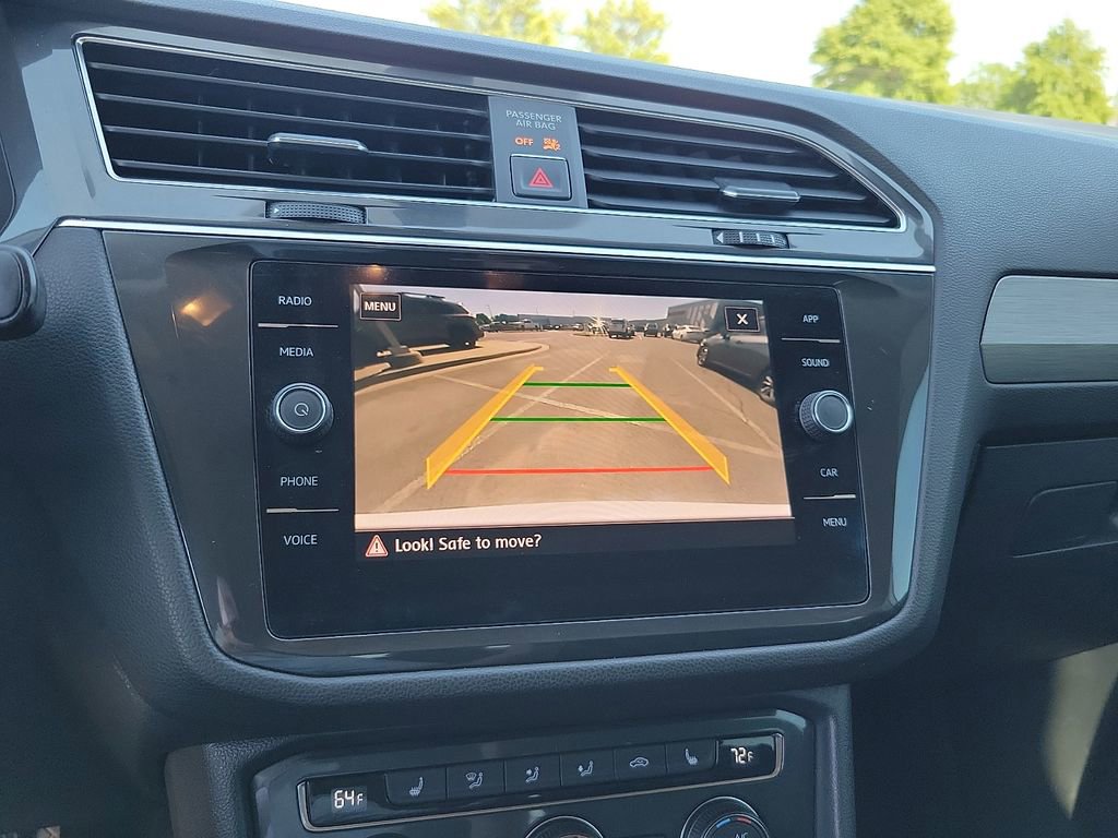 Used 2018 Volkswagen Tiguan SE AWD/4WD image 16