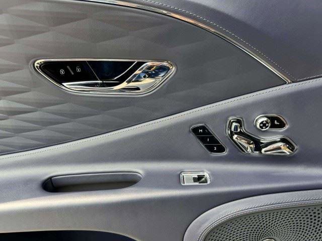 Used 2023 Bentley Flying Spur W12 AWD/4WD image 38