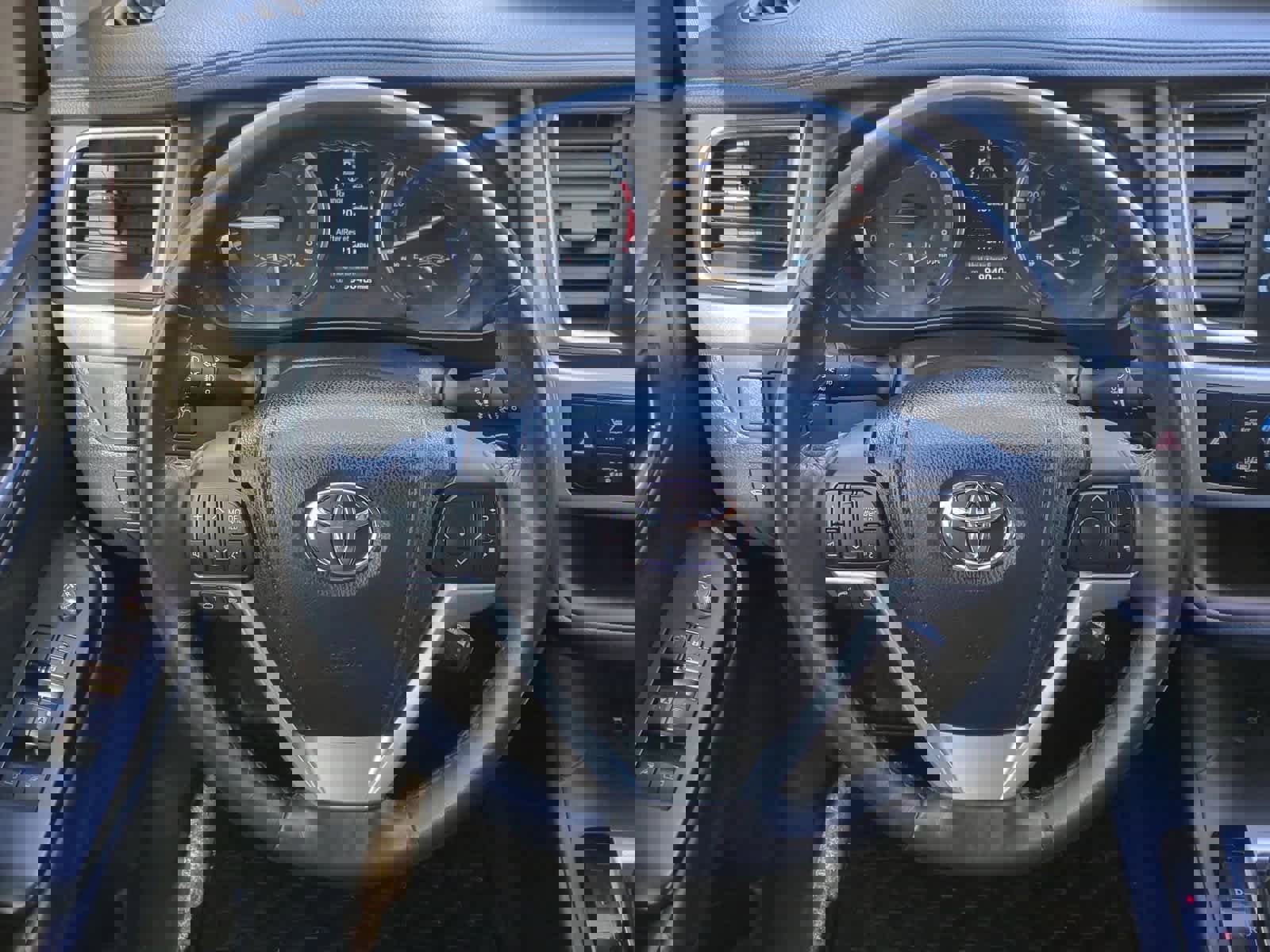 Used 2014 Toyota Highlander XLE image 24