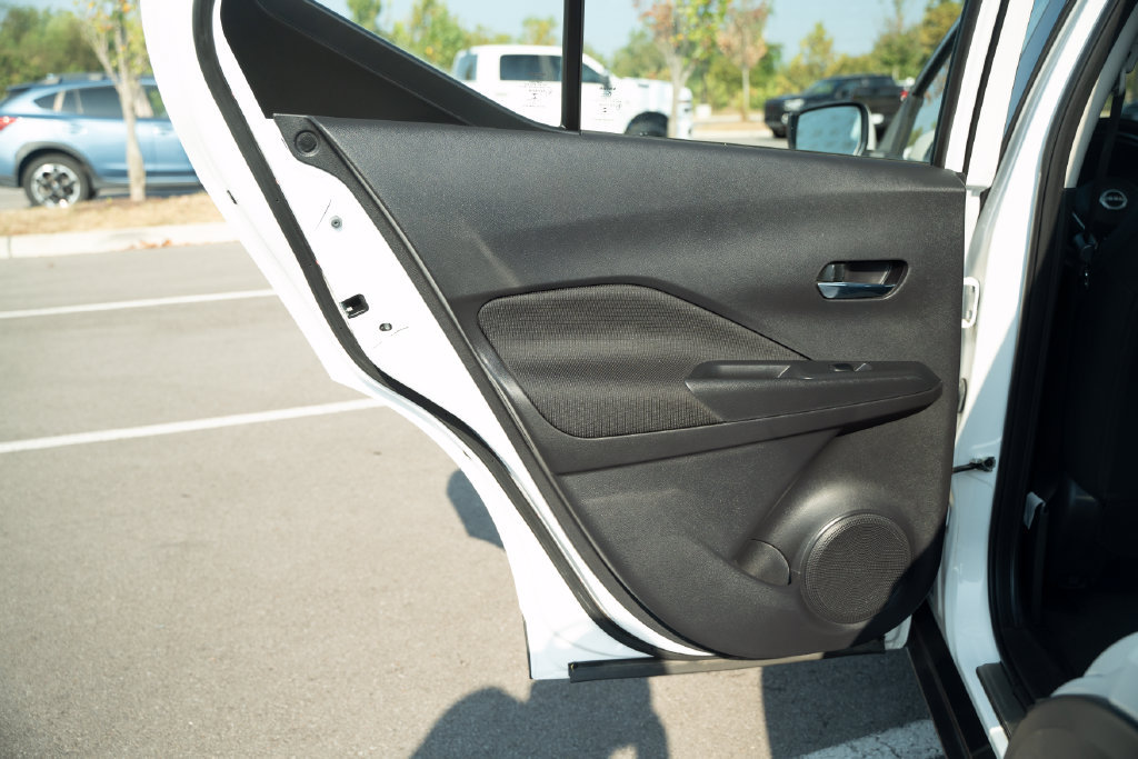 Used 2023 Nissan Kicks SV w/ Interior Electronics Package FWD image 17