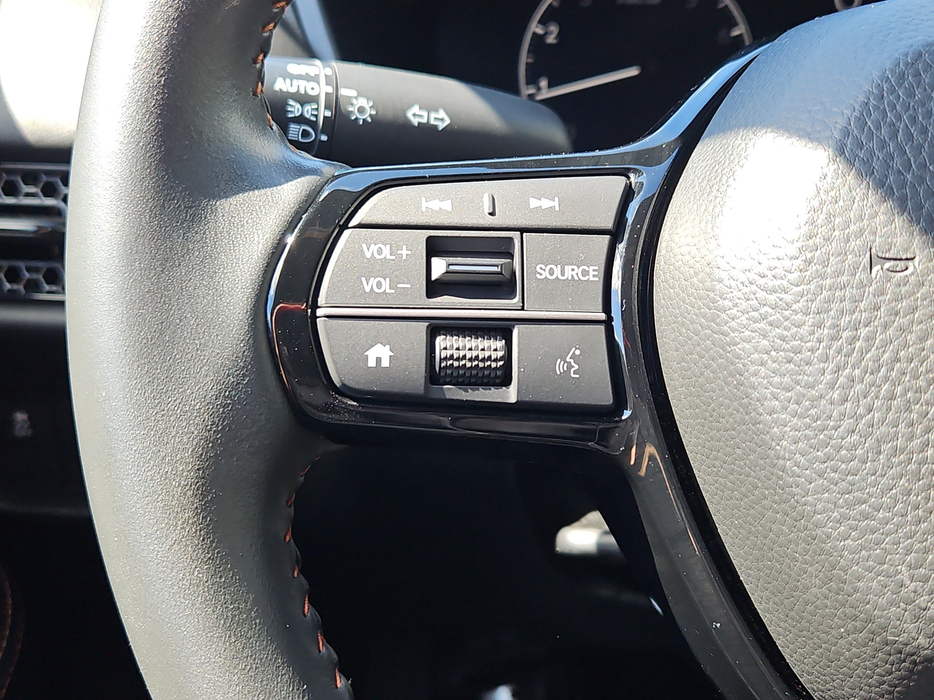 Certified 2025 Honda HR-V Sport image 14