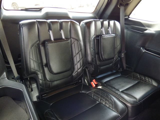 Used 2017 Ford Explorer Platinum AWD/4WD image 16
