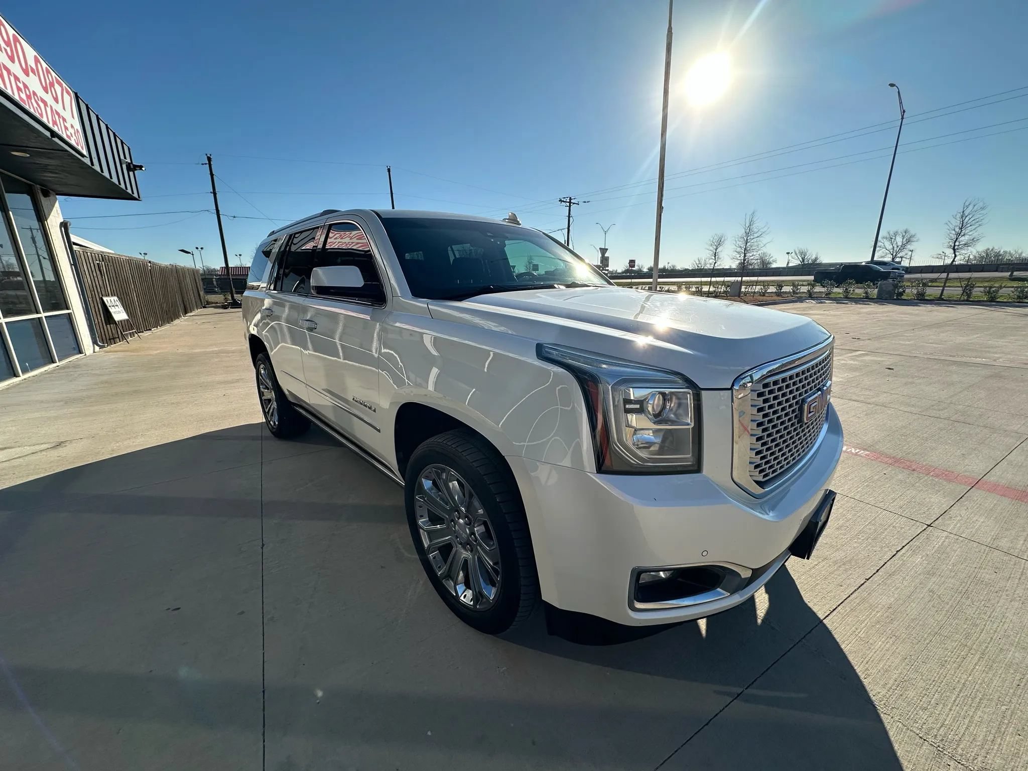 Used 2015 GMC Yukon Denali w/ Premium Package AWD/4WD image 7