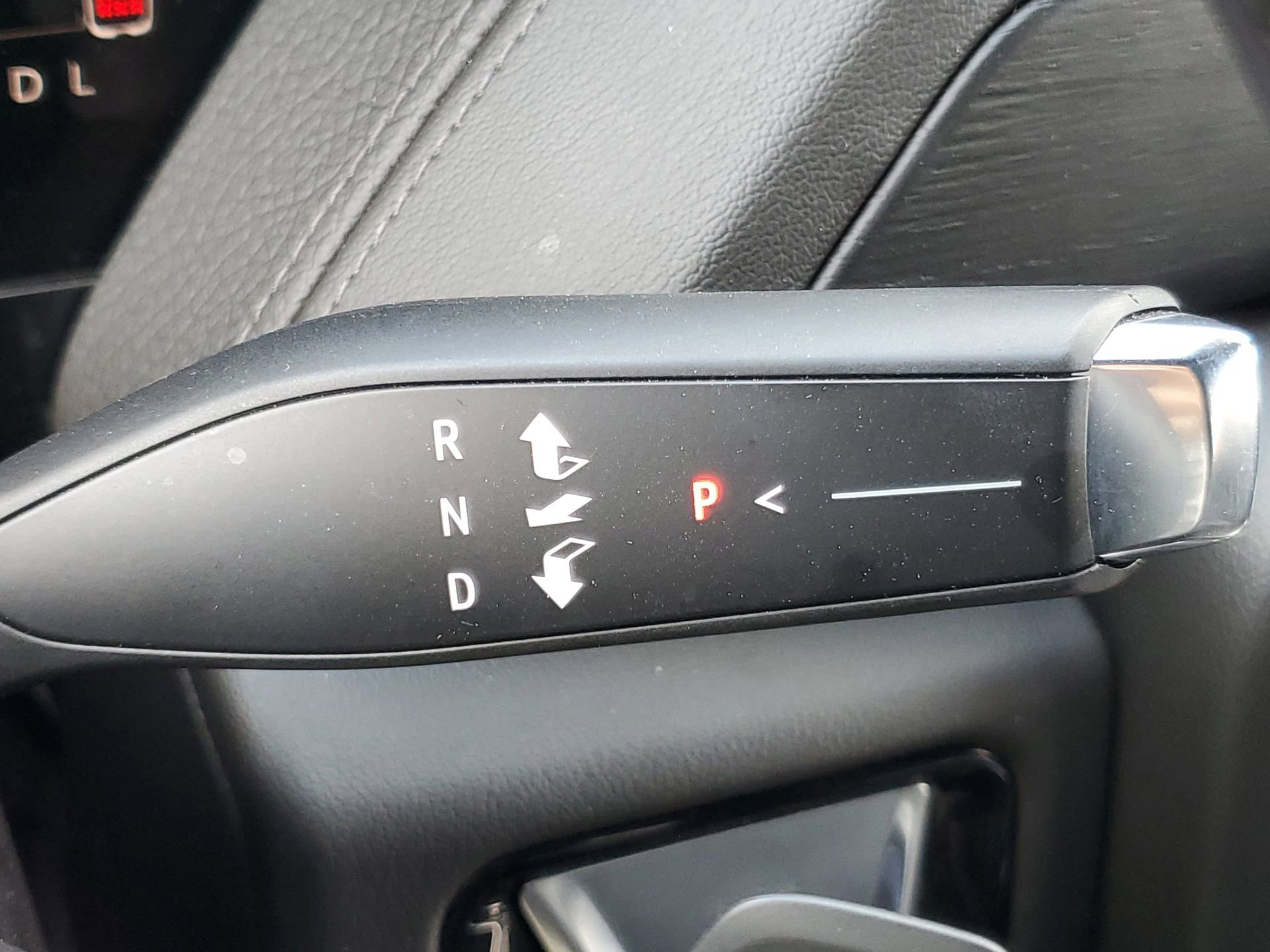 Used 2025 GMC Yukon Denali RWD image 35