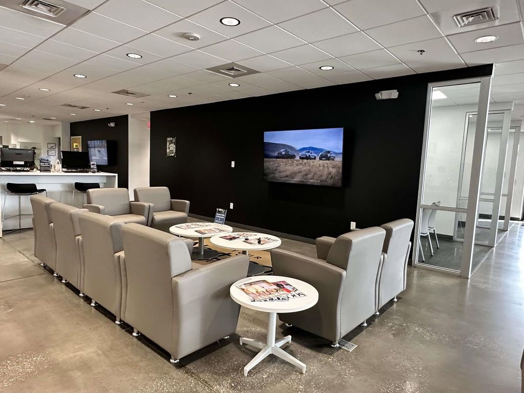 Used 2024 Chevrolet Silverado 2500 High Country image 34