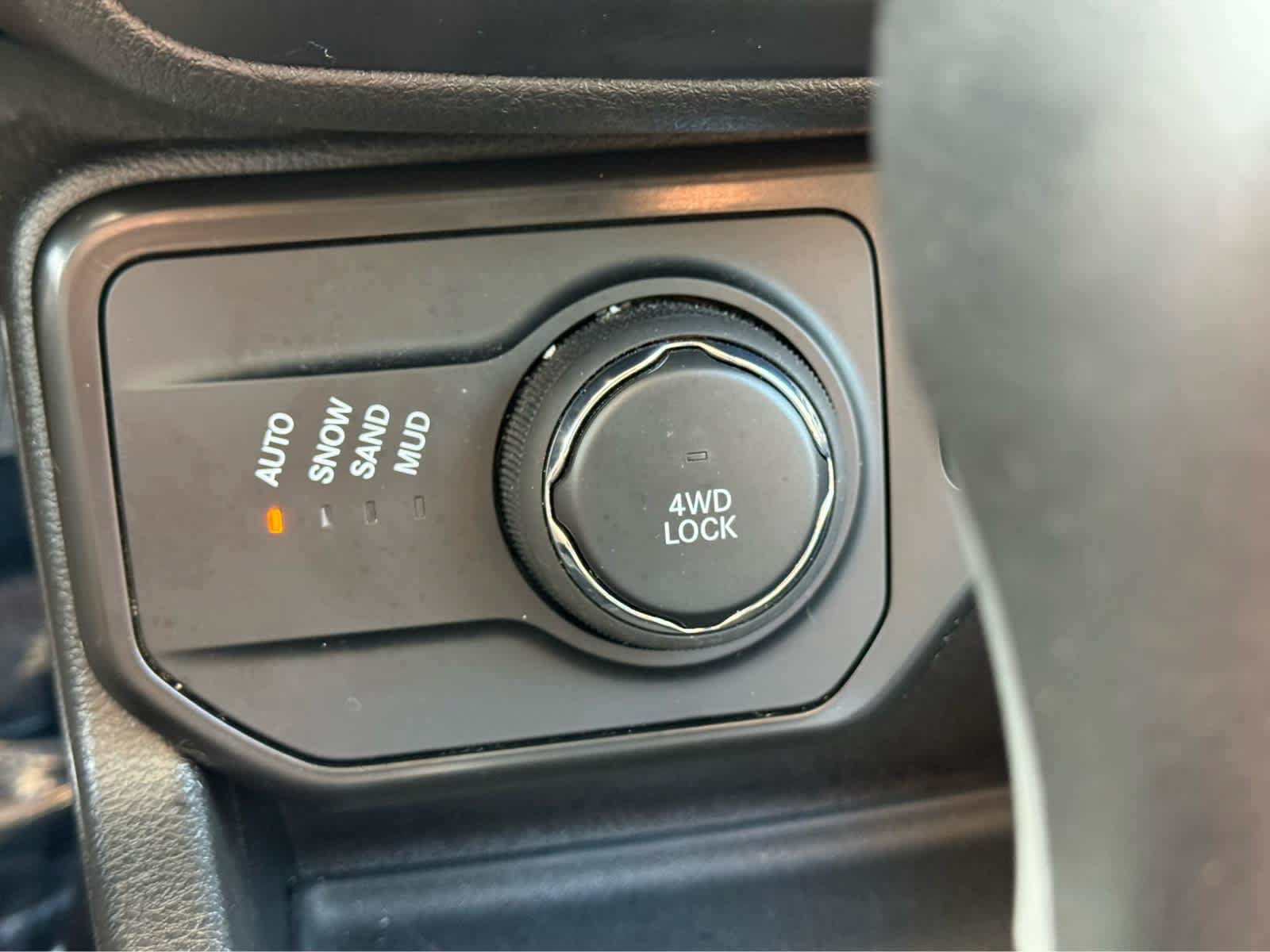 Used 2022 Jeep Renegade Limited AWD/4WD image 29