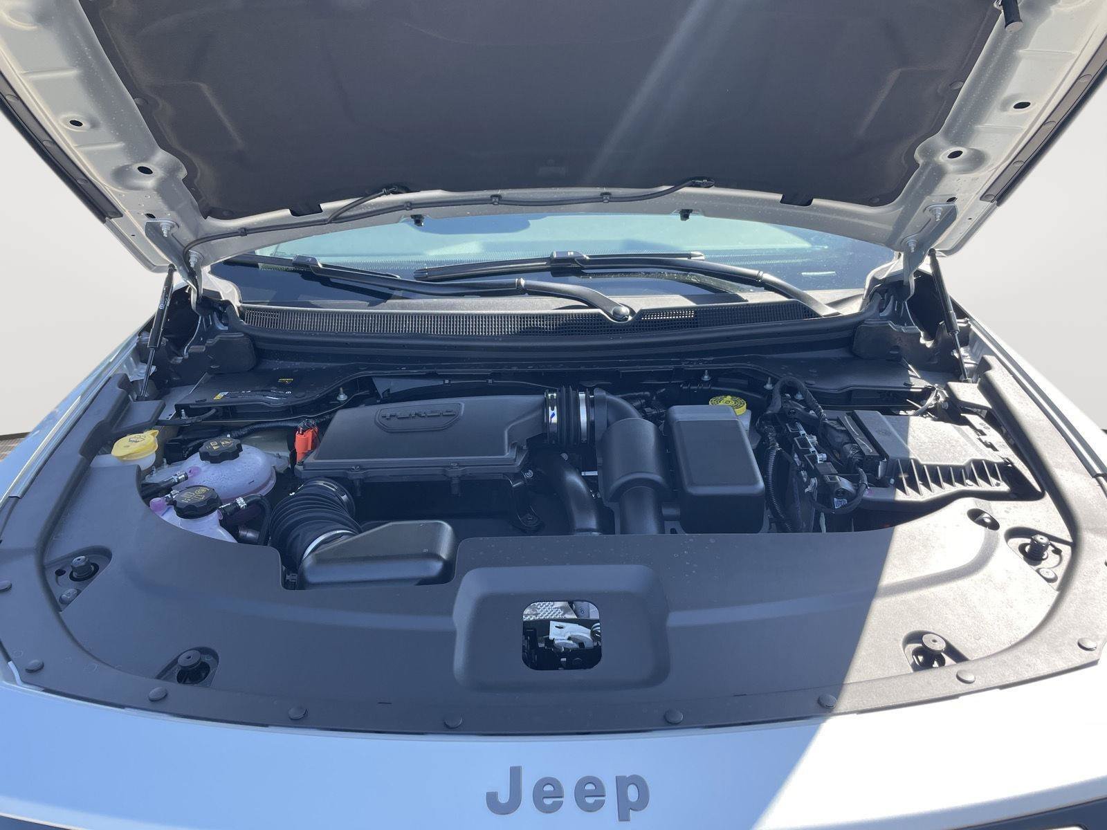 Used 2026 Jeep Cherokee Limited AWD/4WD image 8