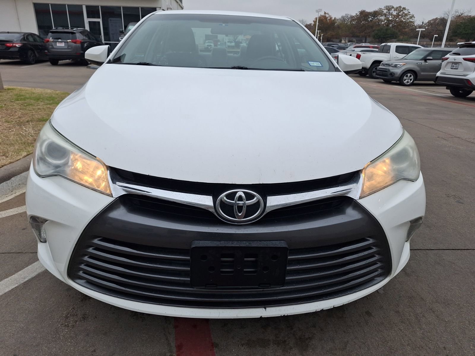 Used 2016 Toyota Camry LE image 9
