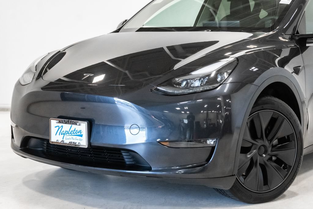 Used 2025 Tesla Model Y Long Range AWD/4WD image 2