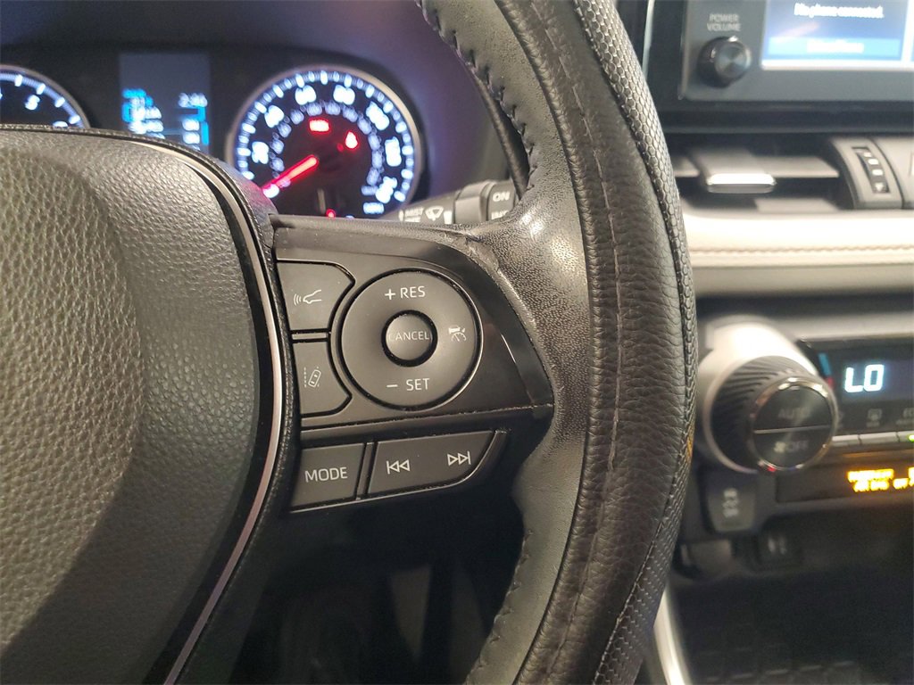 Used 2019 Toyota RAV4 XLE Premium image 23