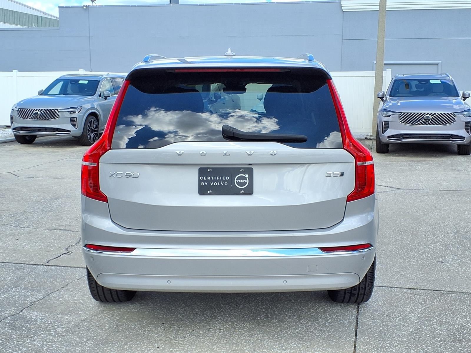 Certified 2025 Volvo XC90 B5 Core AWD/4WD image 6