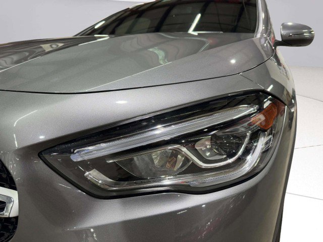 Used 2021 Mercedes-Benz GLA 250 4MATIC w/ Premium Package image 10