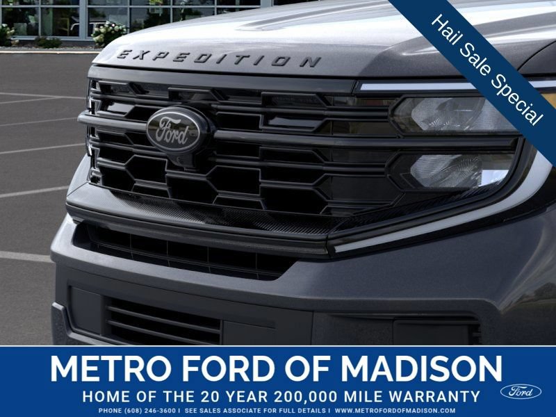 New 2025 Ford Expedition Platinum w/ Stealth Performance Package AWD/4WD image 18