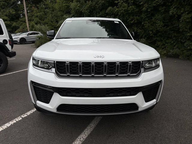 New 2027 Jeep Grand Cherokee L Limited AWD/4WD image 3
