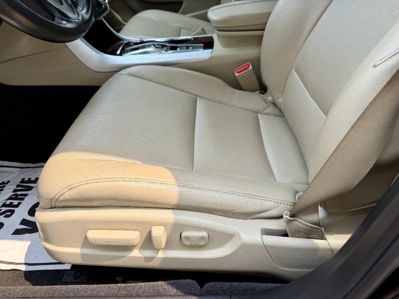 Used 2016 Acura TLX w/ Technology Package FWD image 30