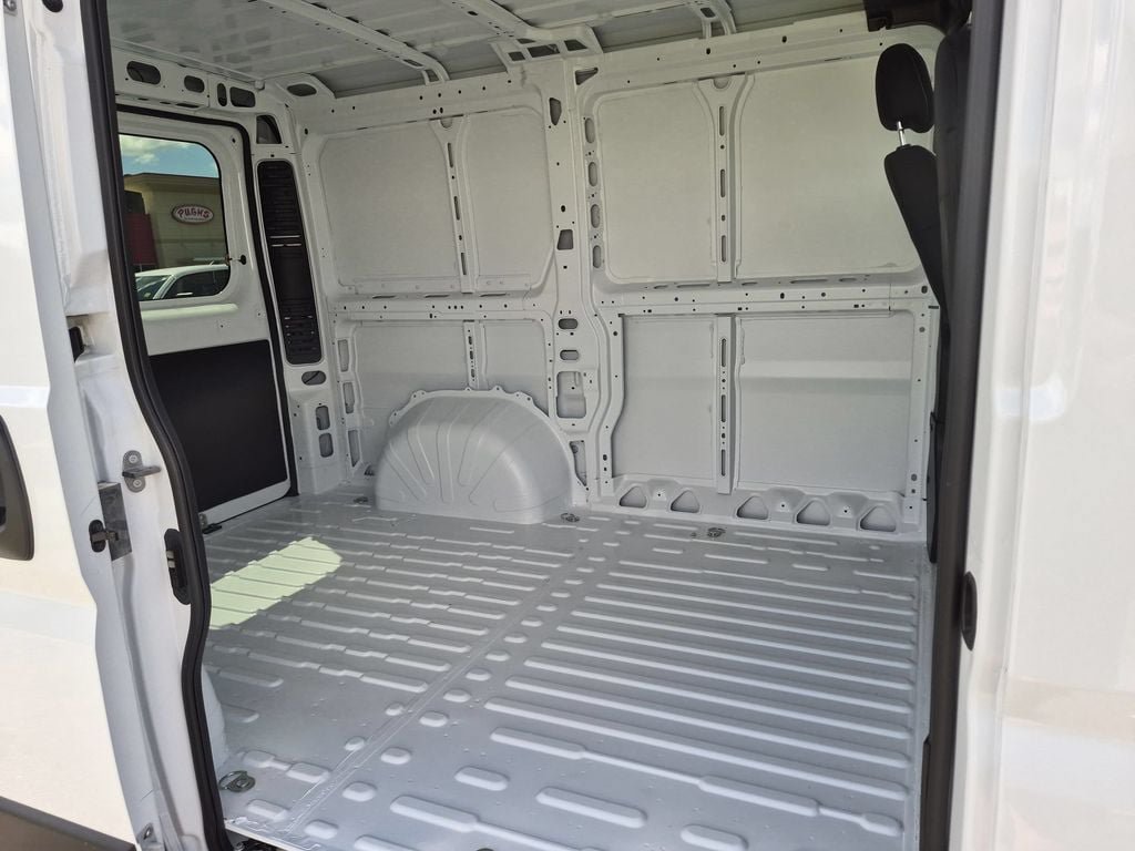 New 2026 RAM ProMaster 1500 w/ Convenience Group FWD image 23