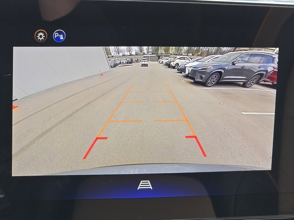 Used 2026 Chevrolet Equinox ACTIV w/ Convenience Package III image 6