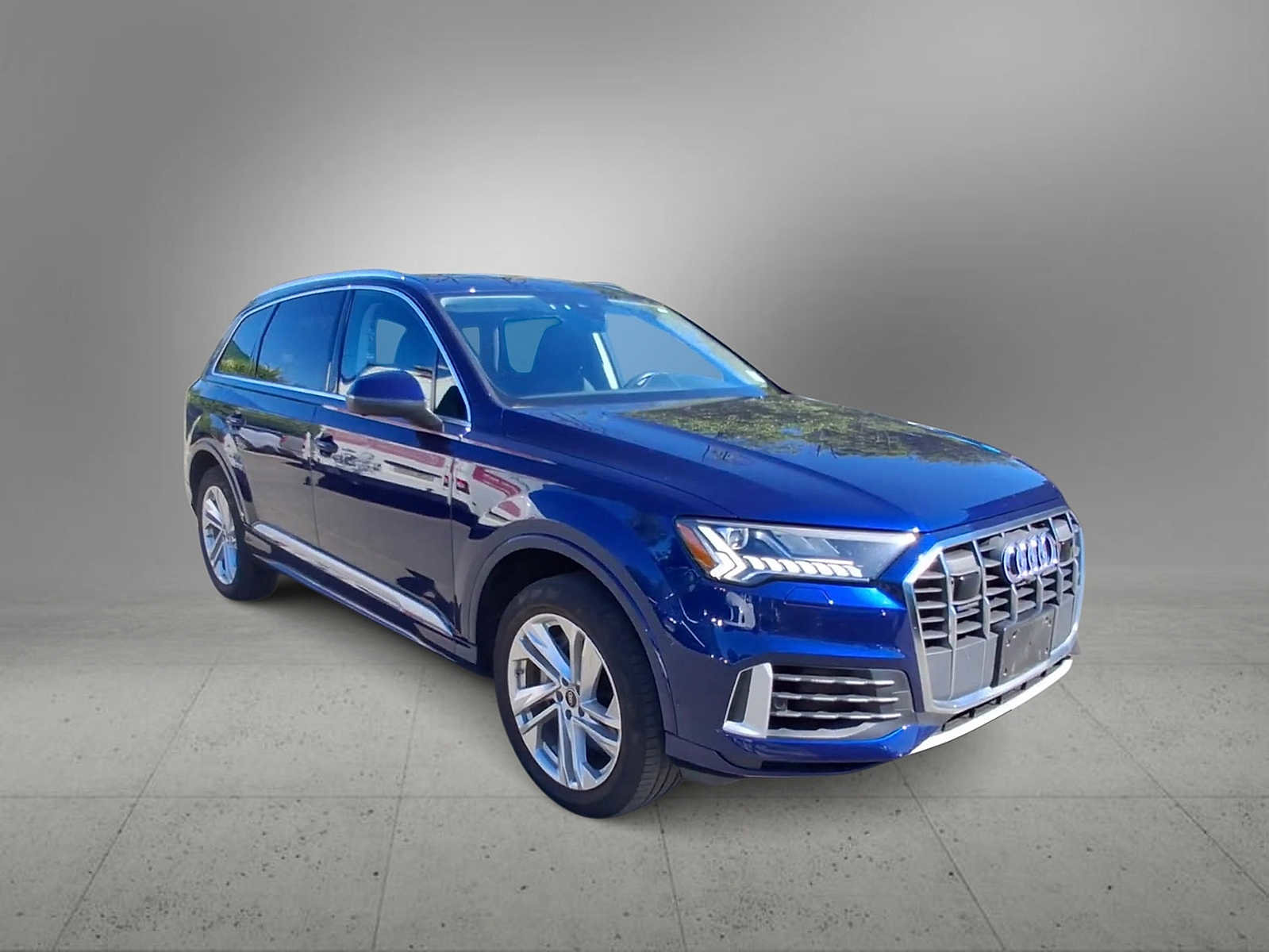 Used 2023 Audi Q7 3.0T Premium Plus w/ Premium Plus Package AWD/4WD image 2