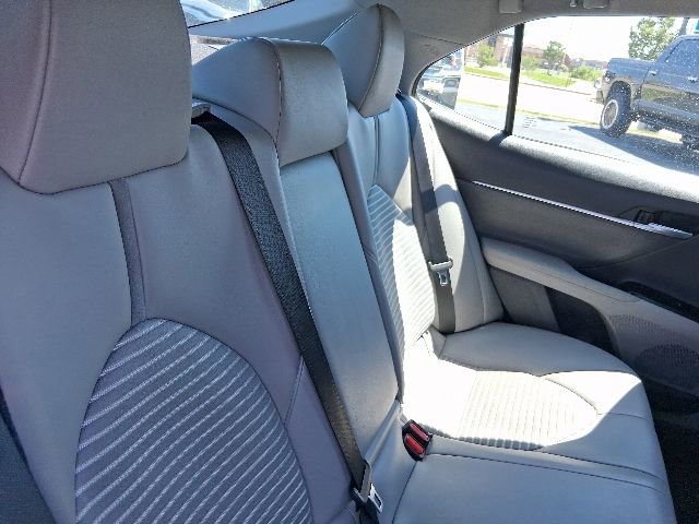 Used 2020 Toyota Camry SE w/ Carpet Mat Package FWD image 10