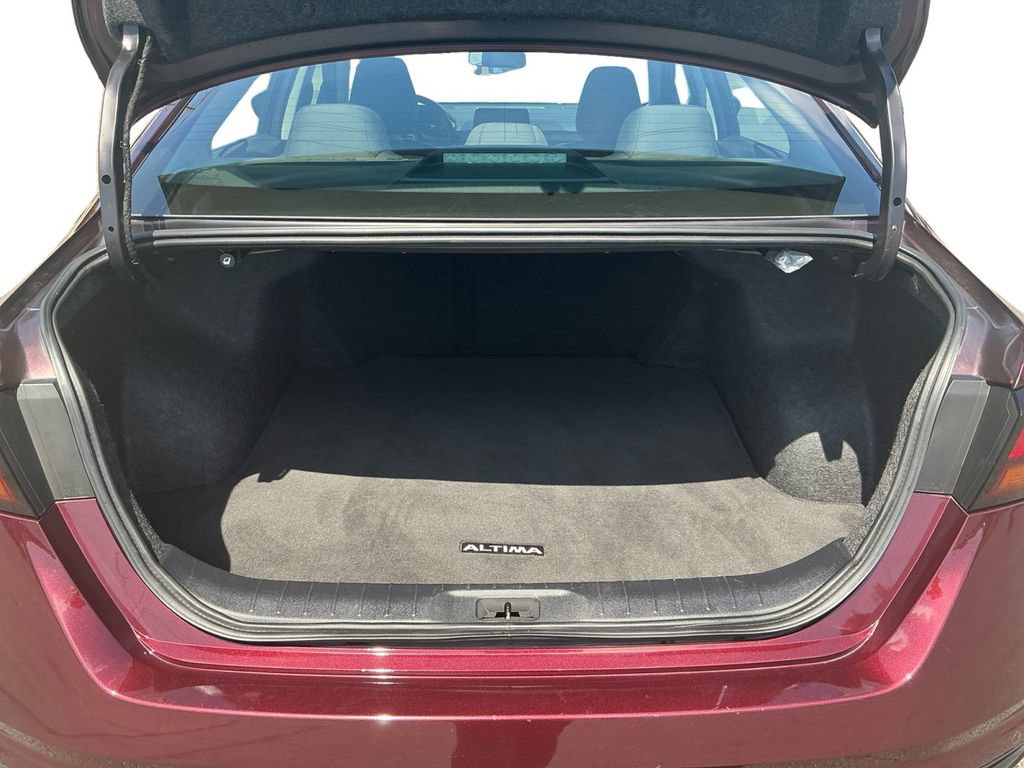 Used 2025 Nissan Altima 2.5 SV FWD image 24