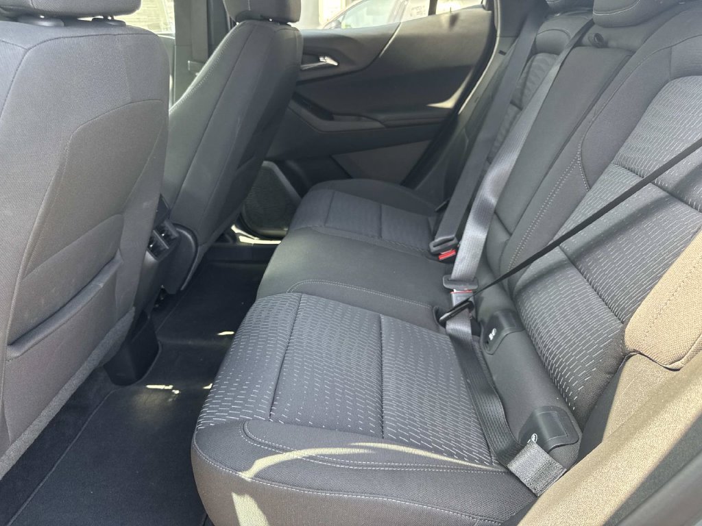 Used 2026 Chevrolet Equinox LT AWD/4WD image 14