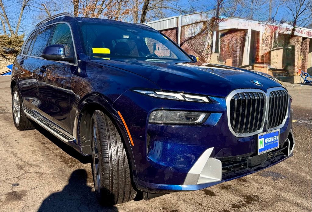 Used 2023 BMW X7 xDrive40i AWD/4WD image 6