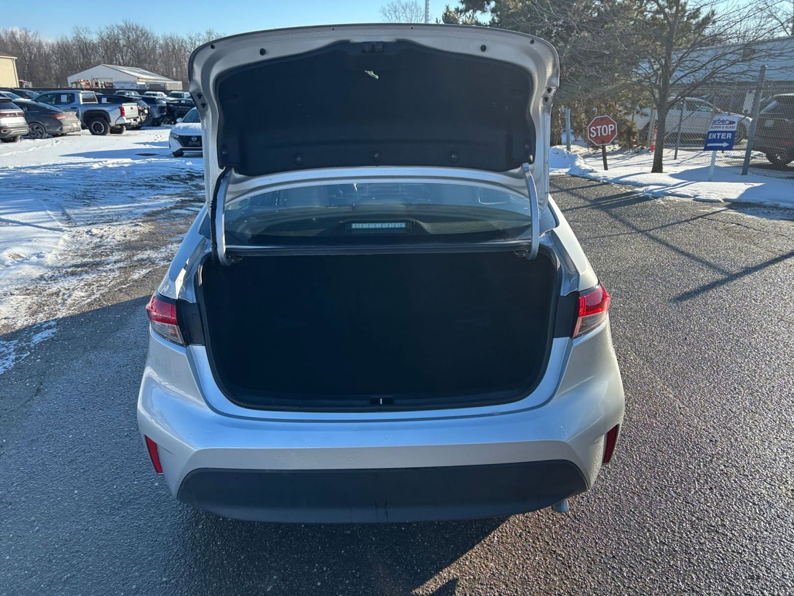 Used 2025 Toyota Corolla LE image 30