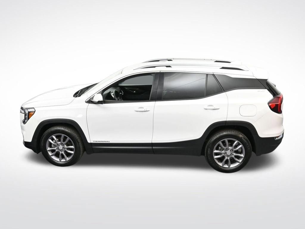 Used 2023 GMC Terrain SLT AWD/4WD image 17