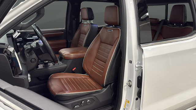 Used 2024 GMC Sierra 1500 Denali Ultimate AWD/4WD image 9