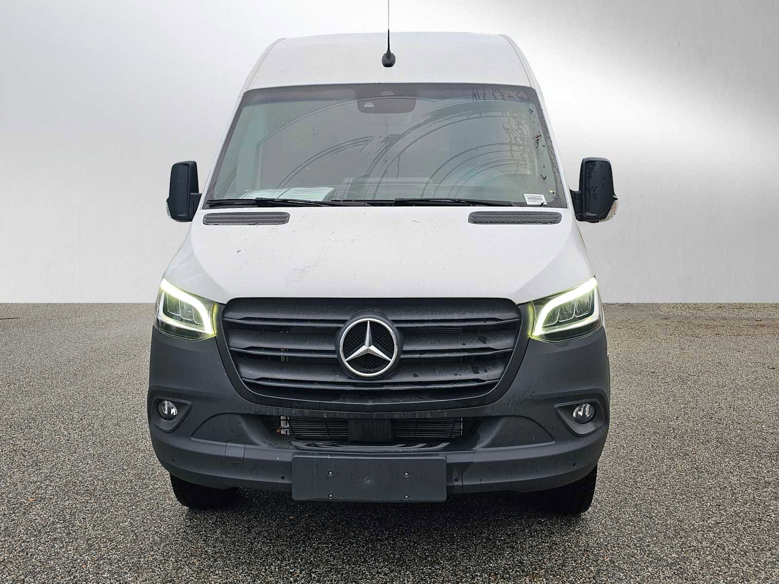 Used 2024 Mercedes-Benz Sprinter 3500 image 8