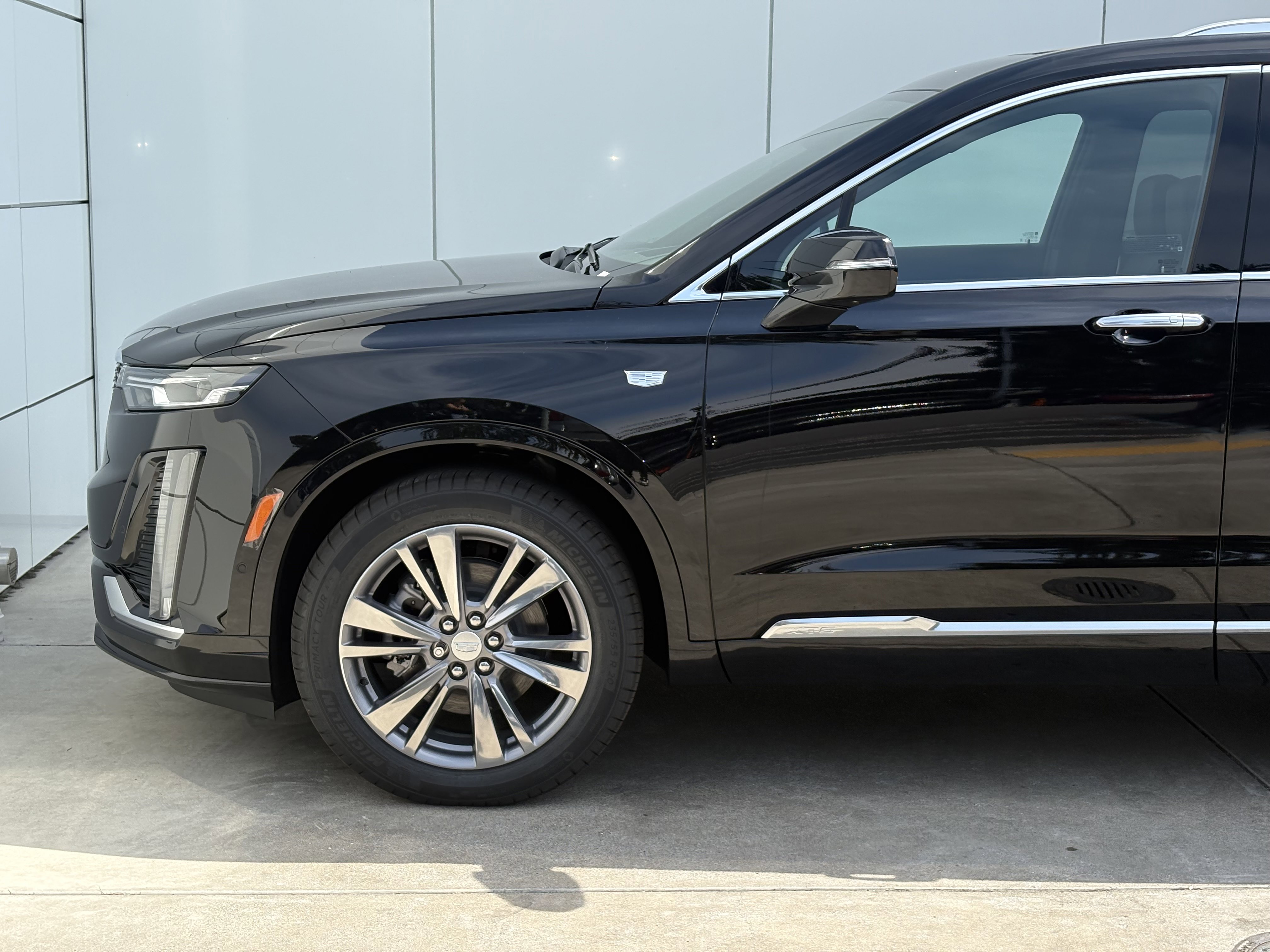 New 2025 Cadillac XT6 Premium Luxury w/ Technology Package image 5
