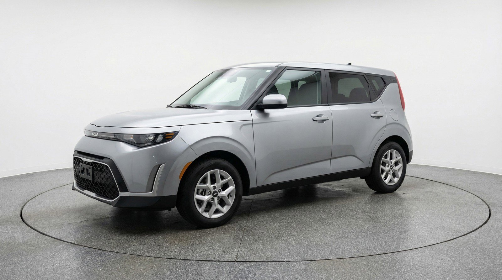 Used 2025 Kia Soul LX w/ LX Technology Package FWD image 3