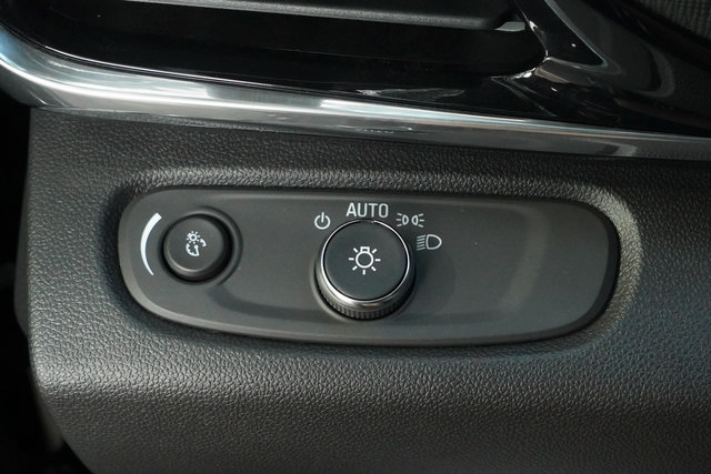 Used 2024 Buick Envista Sport Touring w/ Convenience I Package FWD image 12