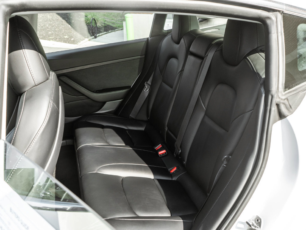 Used 2020 Tesla Model 3 Standard Range Plus RWD image 23