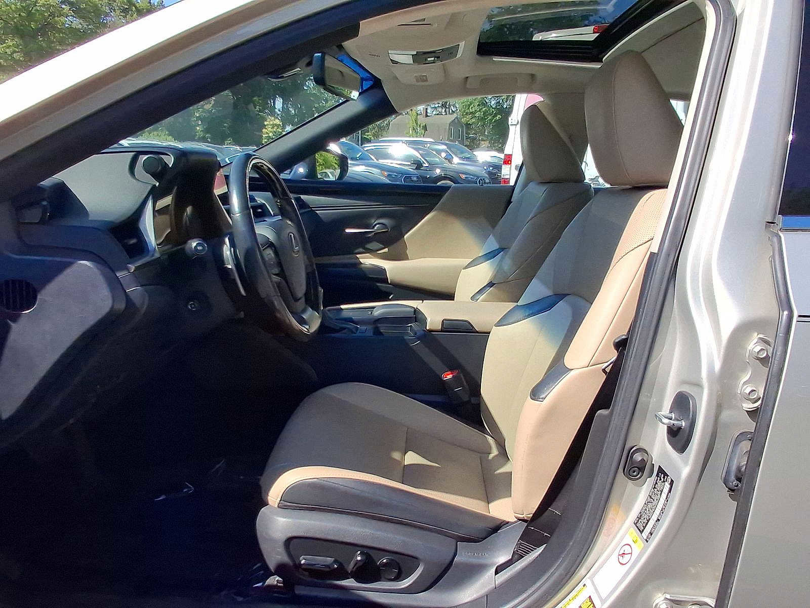 Used 2019 Lexus ES 350 w/ Premium Package FWD image 17