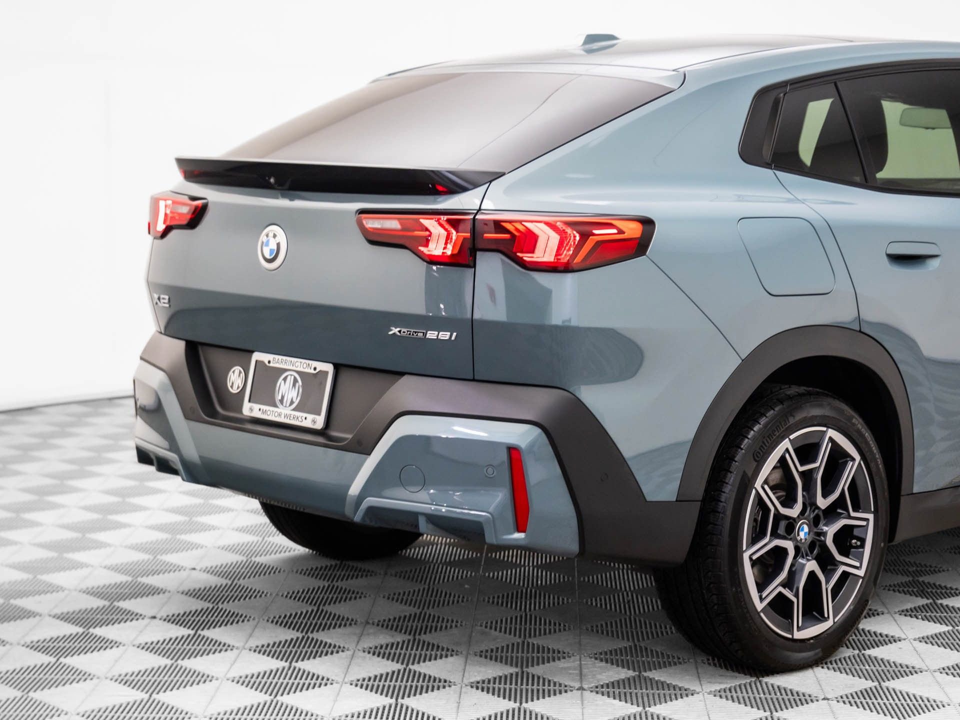 Certified 2025 BMW X2 xDrive28i image 33