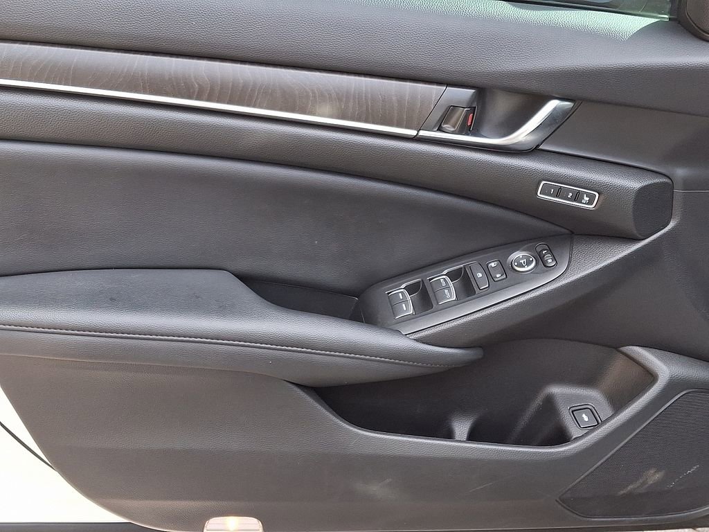 Used 2022 Honda Accord Touring image 13
