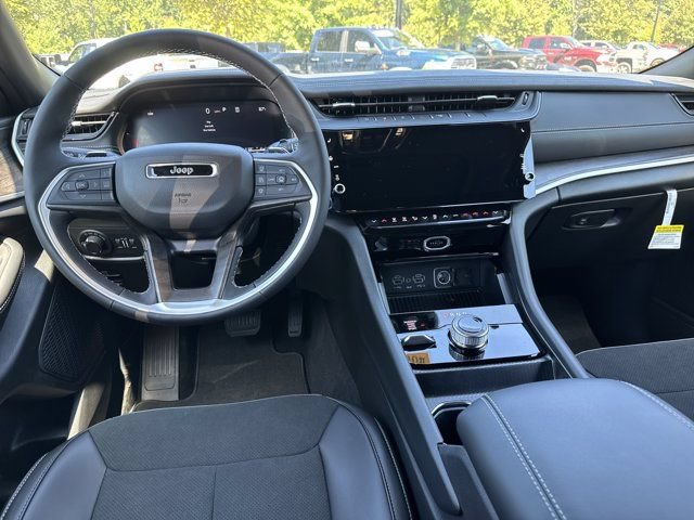 New 2027 Jeep Grand Cherokee Altitude AWD/4WD image 23