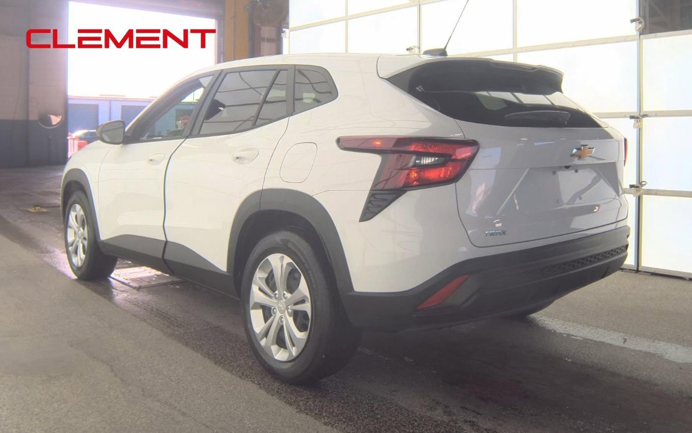 Used 2024 Chevrolet Trax LS FWD image 6