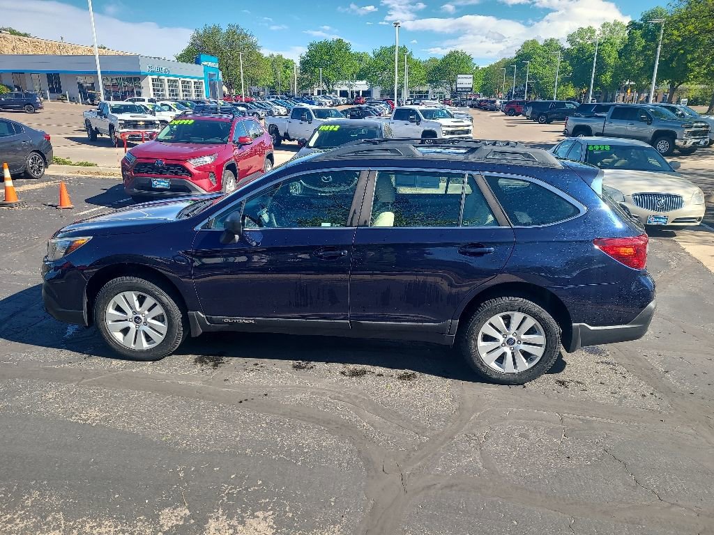 Used 2018 Subaru Outback 2.5i AWD/4WD image 2