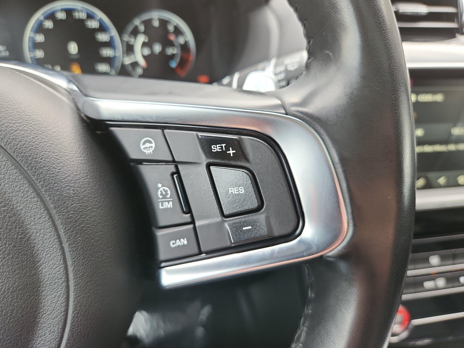 Used 2018 Jaguar F-PACE S AWD/4WD image 29