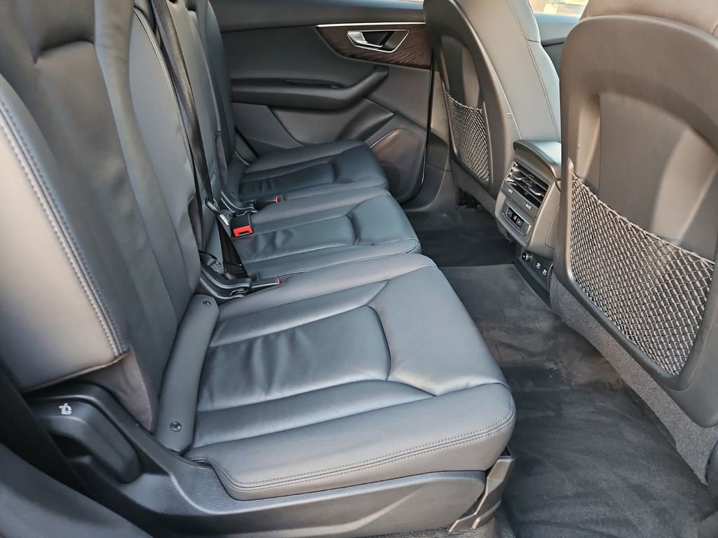 Used 2021 Audi Q7 2.0T Premium w/ Convenience Package image 18