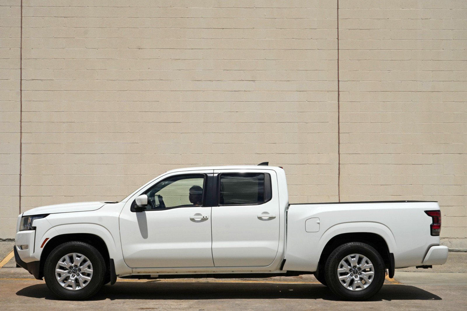 Used 2024 Nissan Frontier SV w/ Technology Package RWD image 42