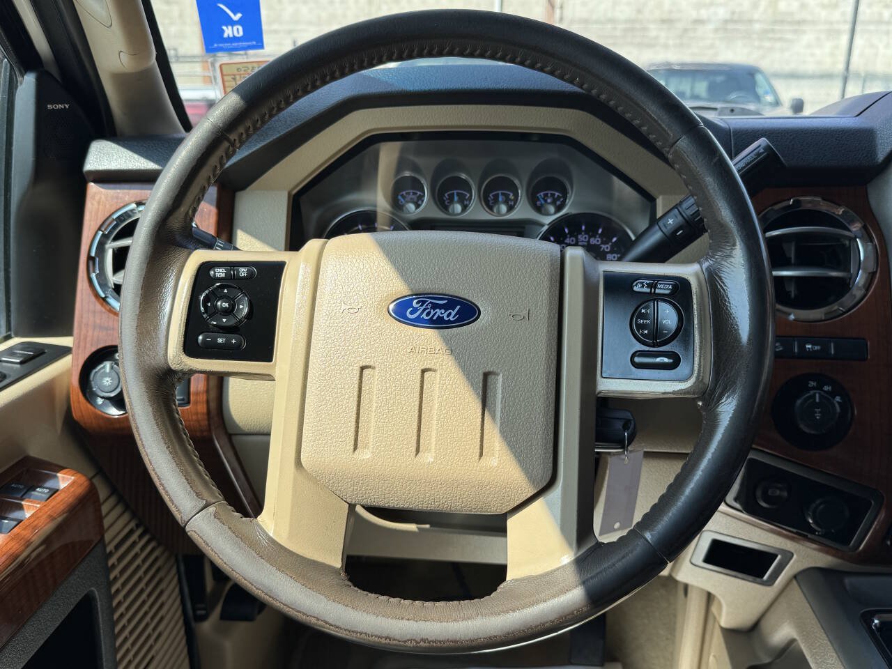Used 2016 Ford F250 King Ranch w/ FX4 Off-Road Package AWD/4WD image 16