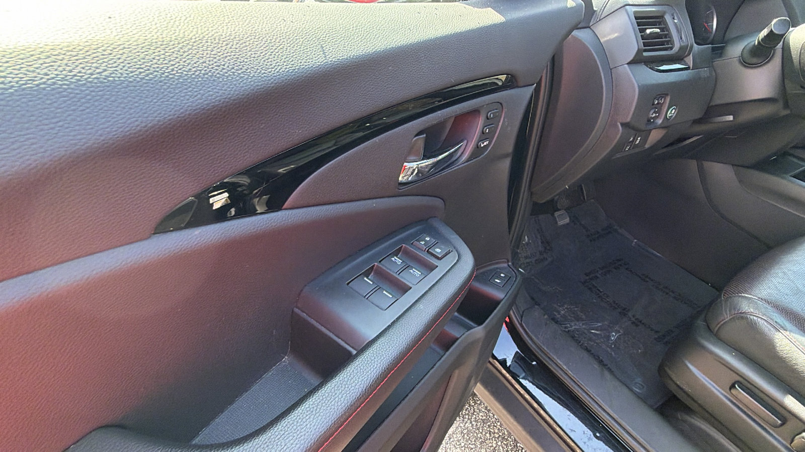 Used 2021 Honda Pilot Black Edition image 15