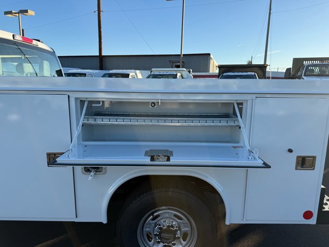 New 2026 Ford F250 XL w/ XL Chrome Package image 13
