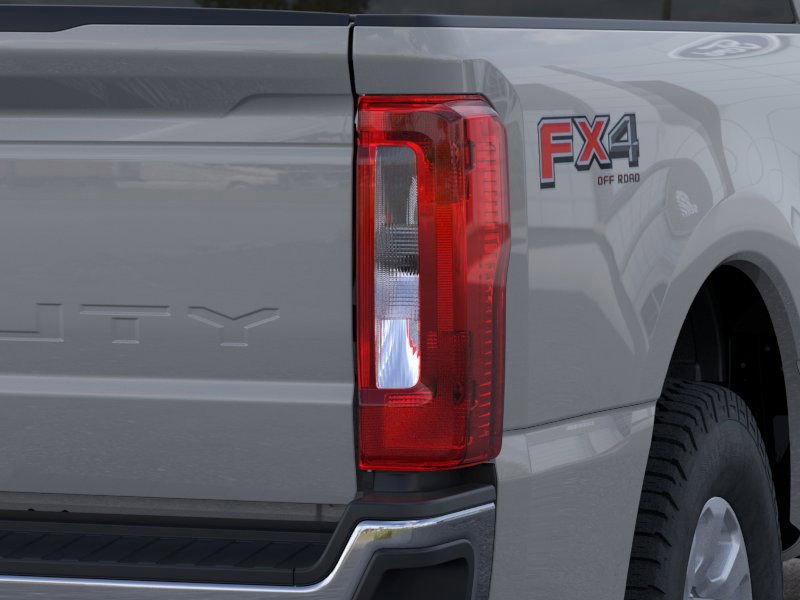 New 2025 Ford F250 XLT w/ FX4 Off-Road Package image 21