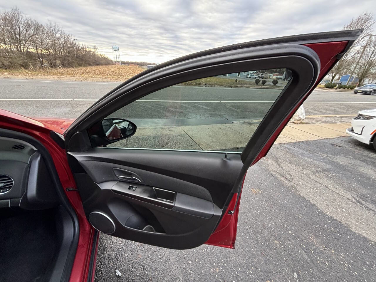 Used 2011 Chevrolet Cruze LT image 22