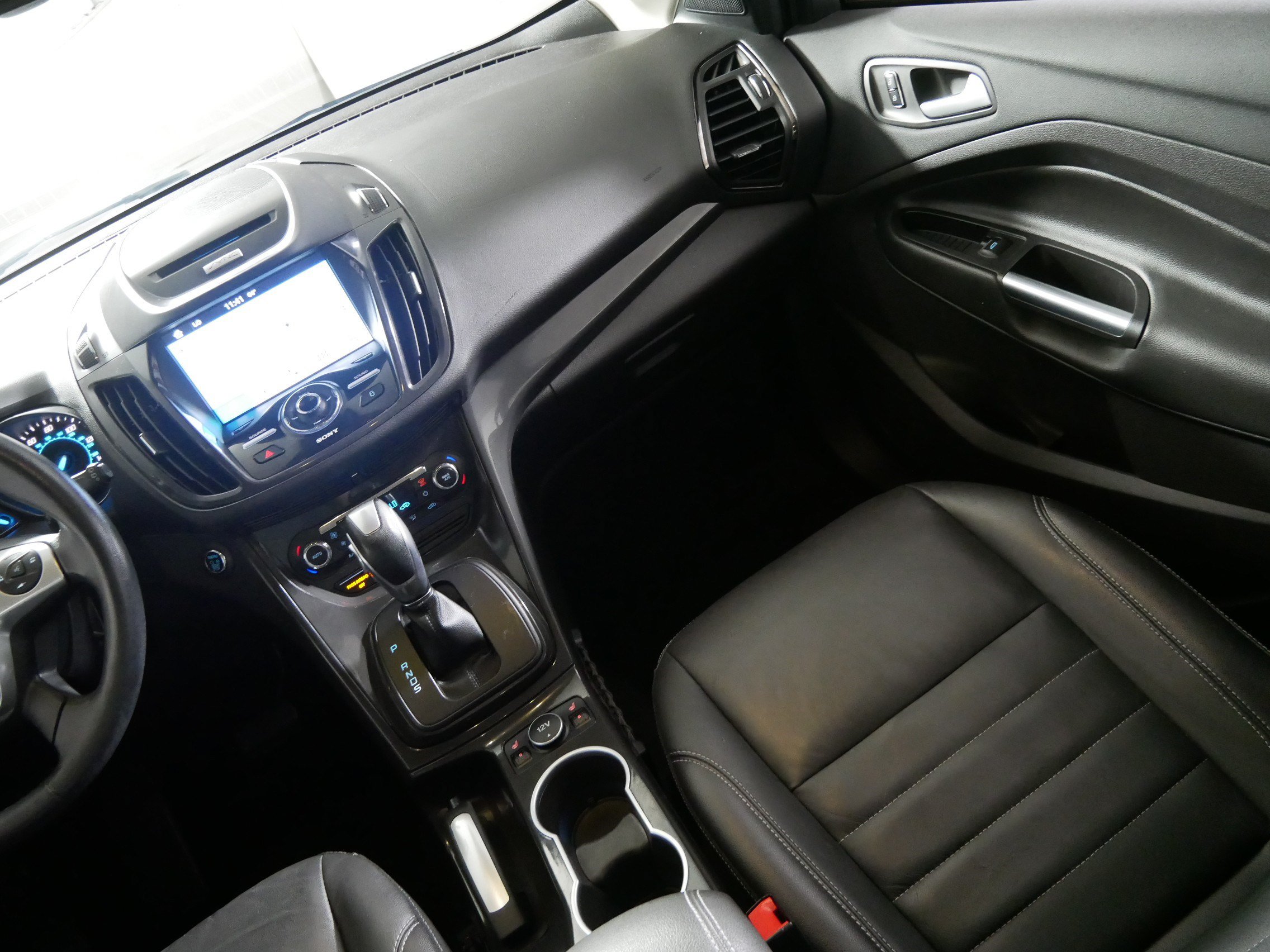 Used 2016 Ford Escape Titanium FWD image 11