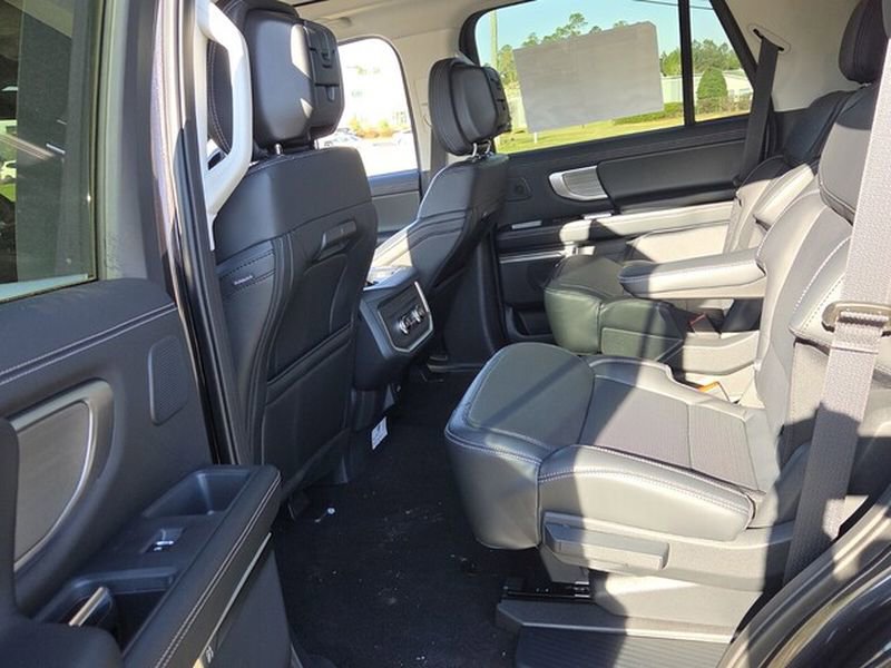 New 2026 Ford Expedition Platinum w/ Driver's Package image 7